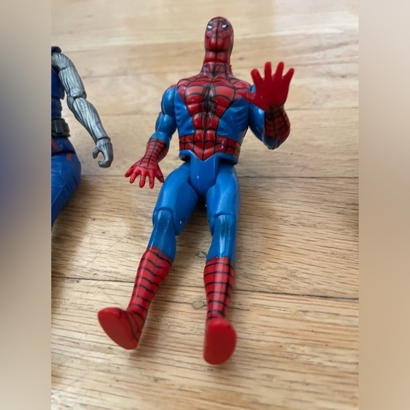 Marvell comics figurines vintage Spider Man, marvel legends venom & Bucky - Picture 4 of 7